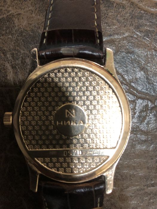 Золотые Часы в идеальном состоянии