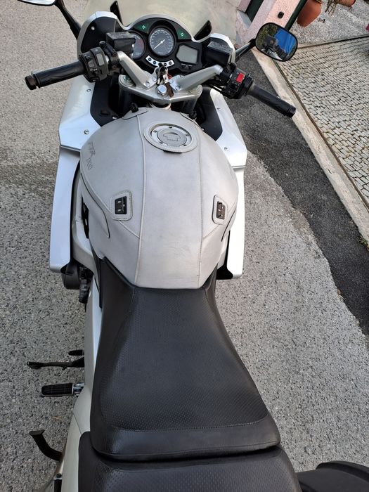 Yamaha FJR 1300.