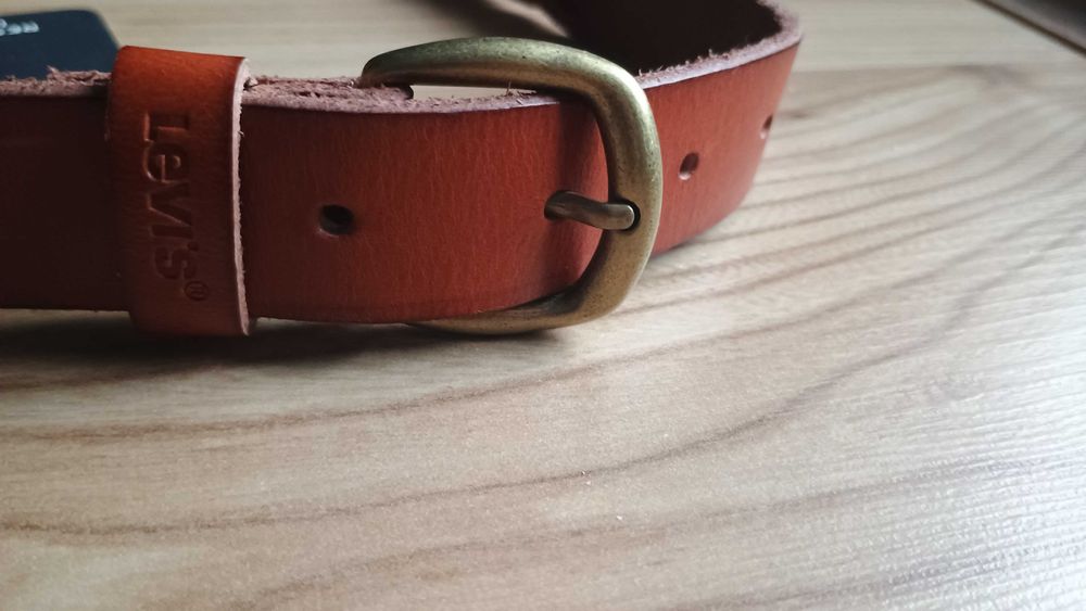 Levis damskie pasek Nowy