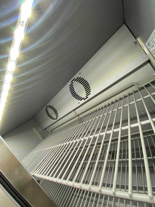 Armário frigorifico com portas de vidro