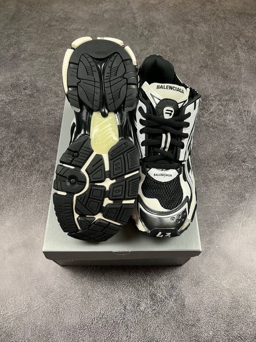 Balenciaga Runner Black White