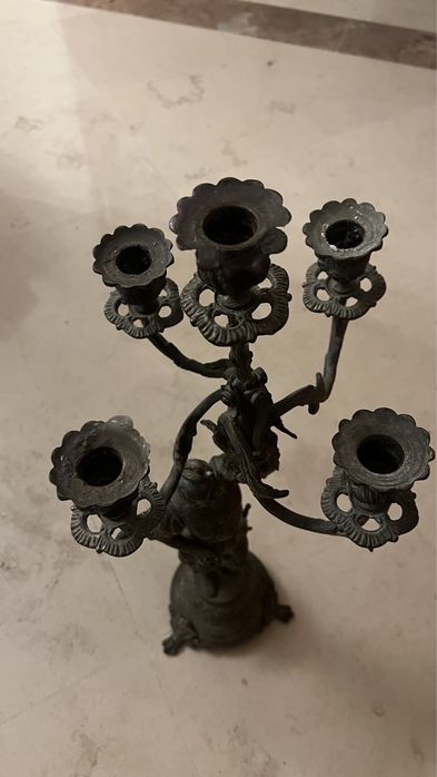 Candelabro em latão 5 lumes com Militar Soldado Romano