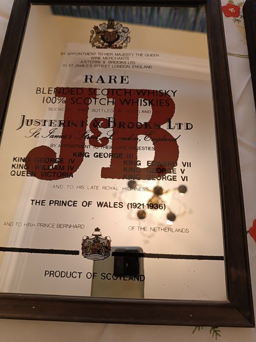 Vendo dois quartos para decorar o bar ou casa