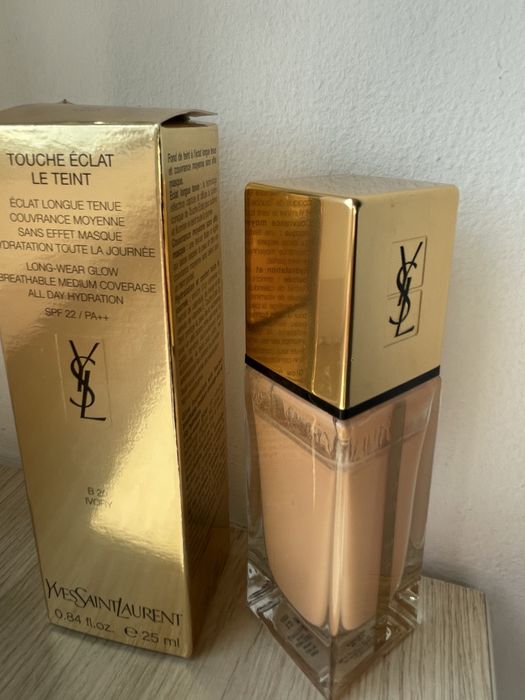 Podkład Yves Saint Laurent Touche Eclat