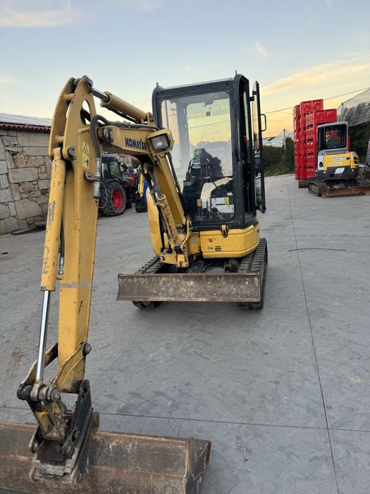 Mini giratória komatsu