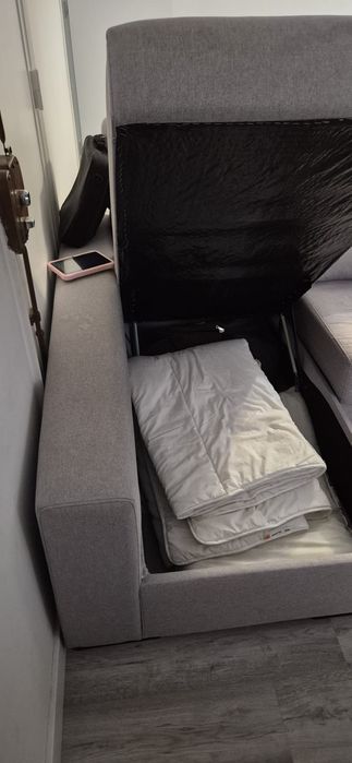 Sofá chaise long cinzento 3.50x0.90/1.50 com 2 puffs