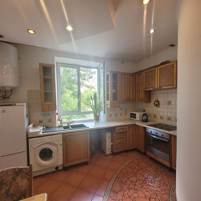 Продаж 2-х к Поділ Юрківська 36/10 «єВідновлення»