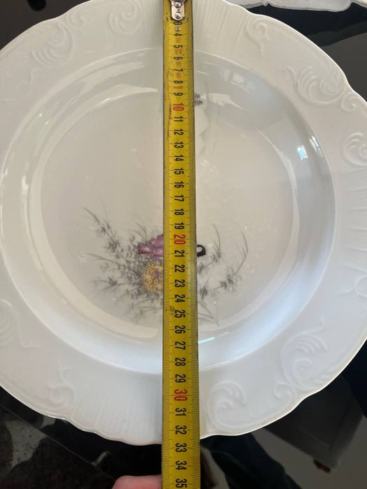 Vendo 2 pratos grandes Vista Alegre