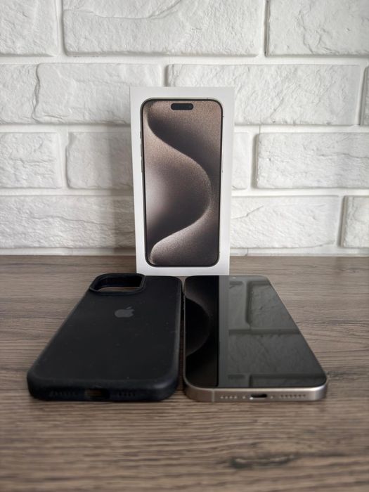 Sprzedam iphona 15 pro max kondycja baterii  90%