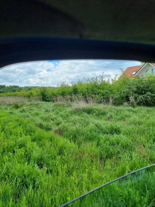 Продаж ділянки с.МАЛЕЧКОВИЧІ з двох сторін заїзд 60 до 1 га