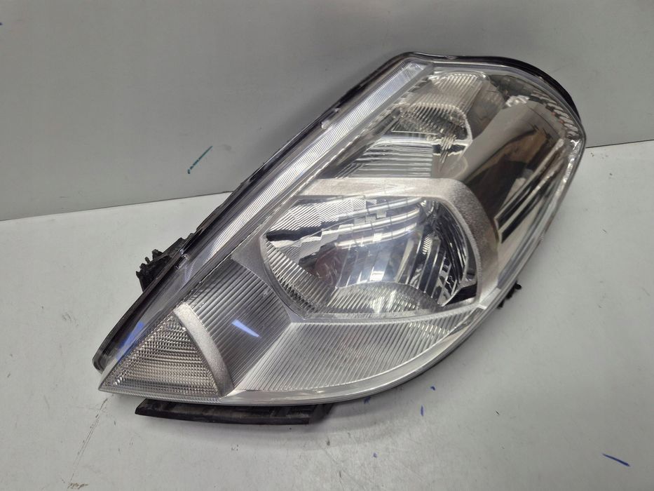 Nissan Tiida C11 2007 Przód Strona Lewa Lampa Przednia