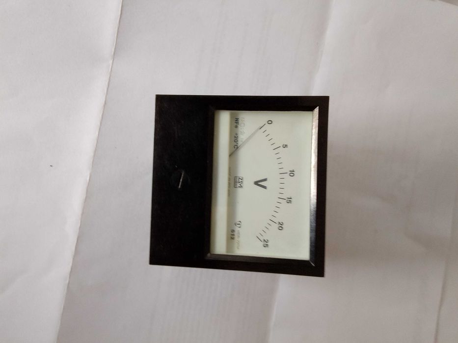 woltomierz polski zakres 25V