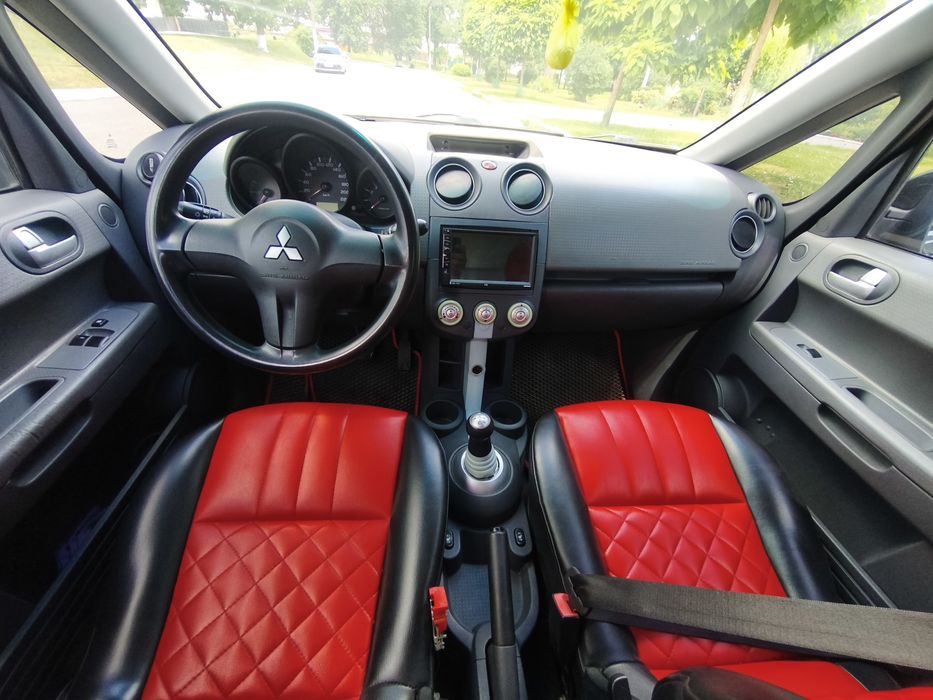 Міцубісі 1.3 автомат робот