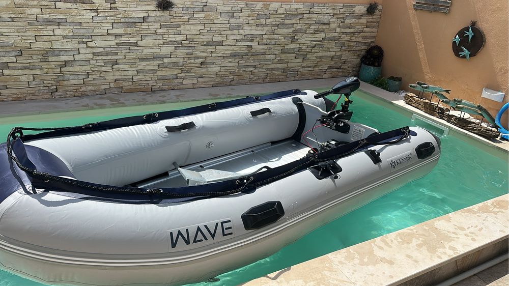 Emabarcação Insuflavel com Motor eletrico