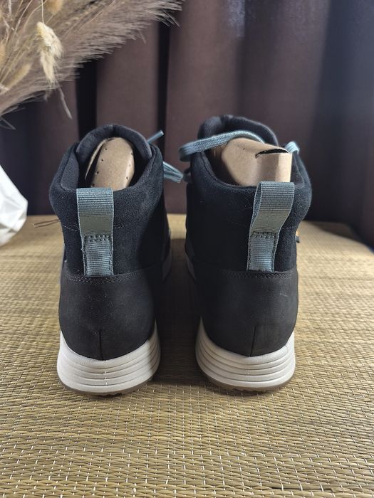 Teva ReEmber Commute Waterproof.