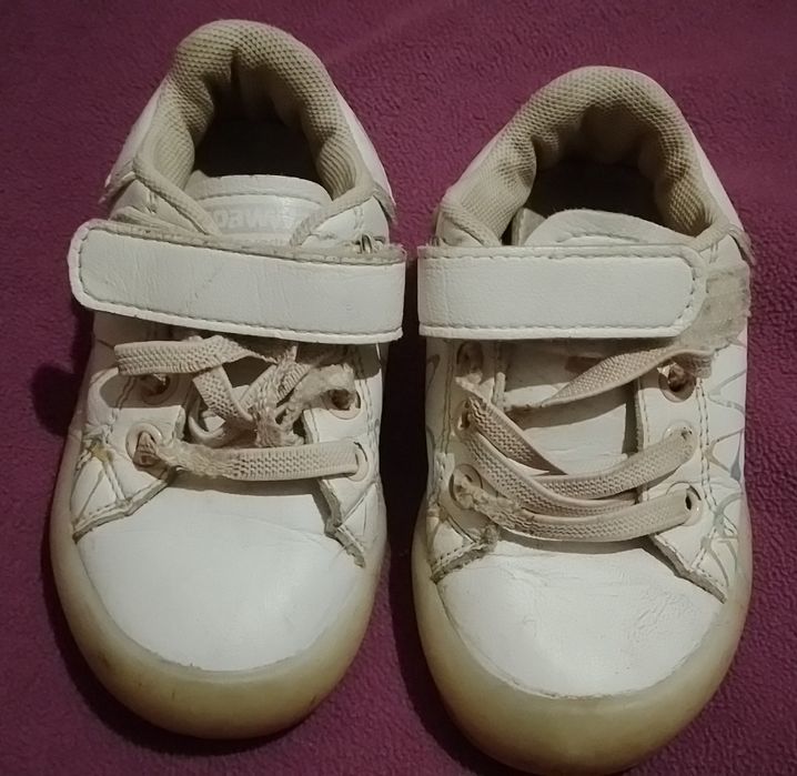 Кросівки для дівчинки 22р