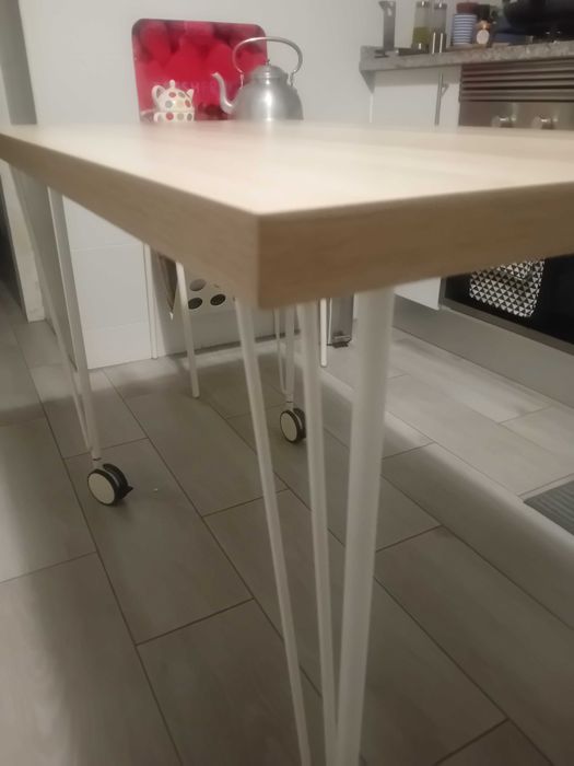 Secretária IKEA LINNMON/KRILLE, com rodas, rigorosamente nova