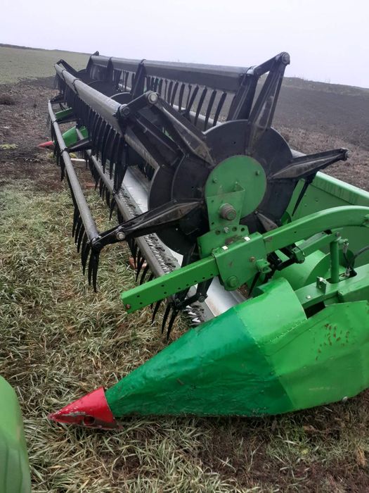 John Deere 618R/918F жатка.