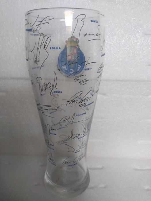 Copo Grande do FC Porto Autografado.