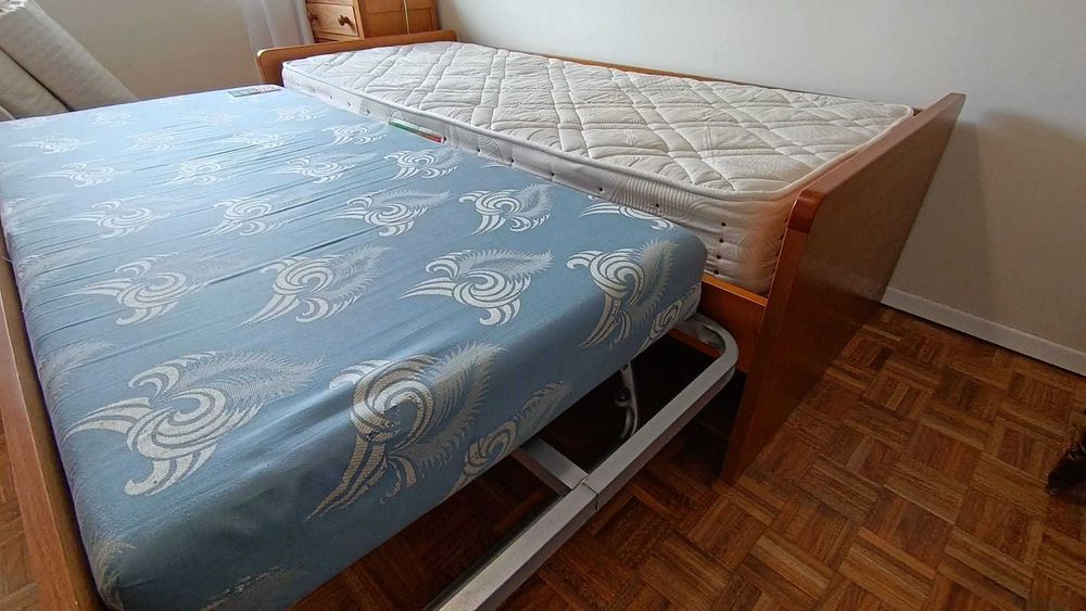 Camas gavetão bom estado