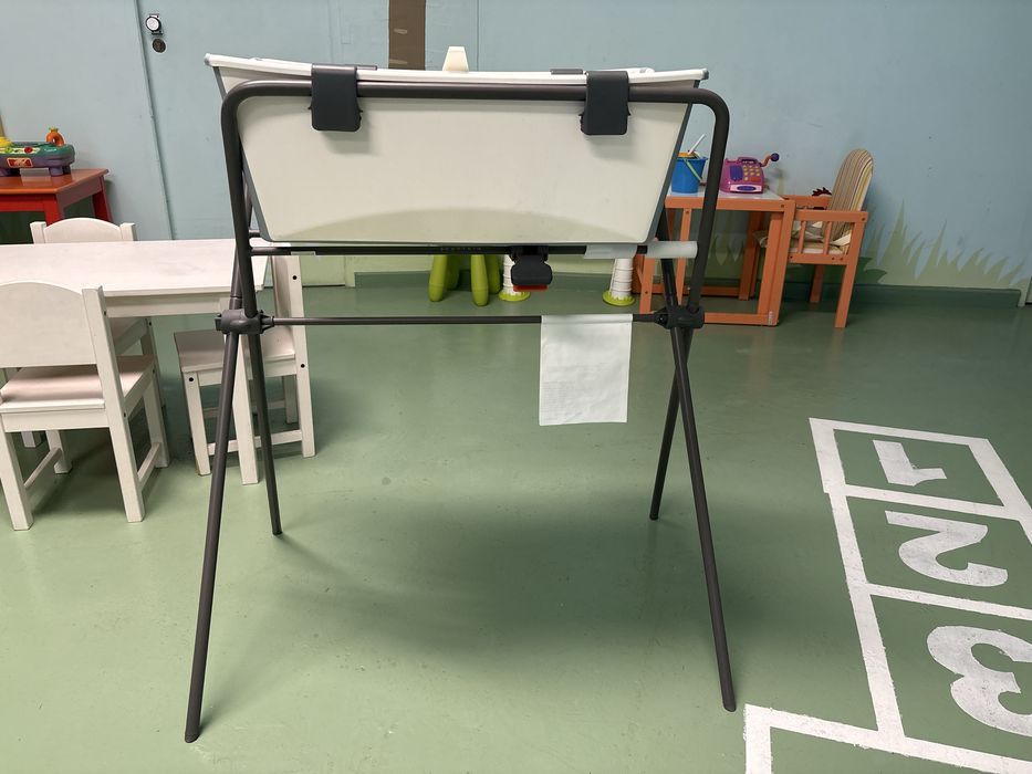 Banheira Dobrável Stokke Flexi Bath com suporte e sistema para recem nascido