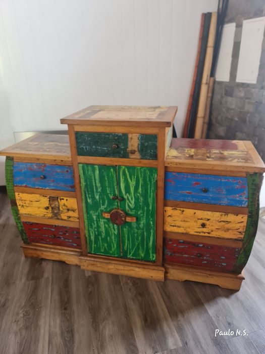 Móvel de sala muito destinto