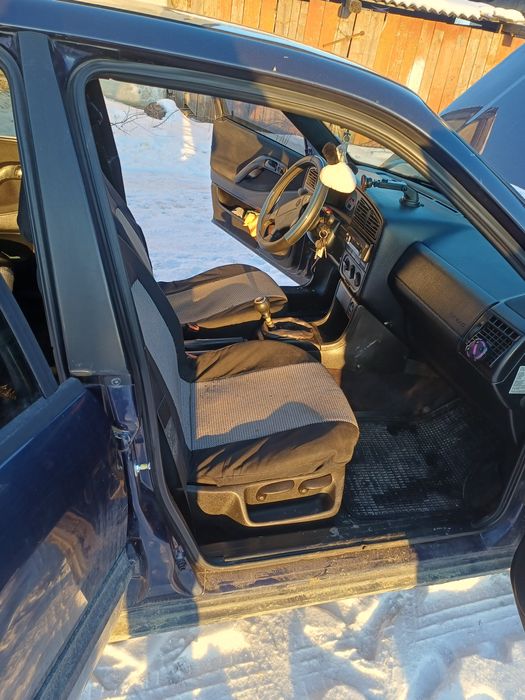 2100,  пасат Б4 газ-бенз