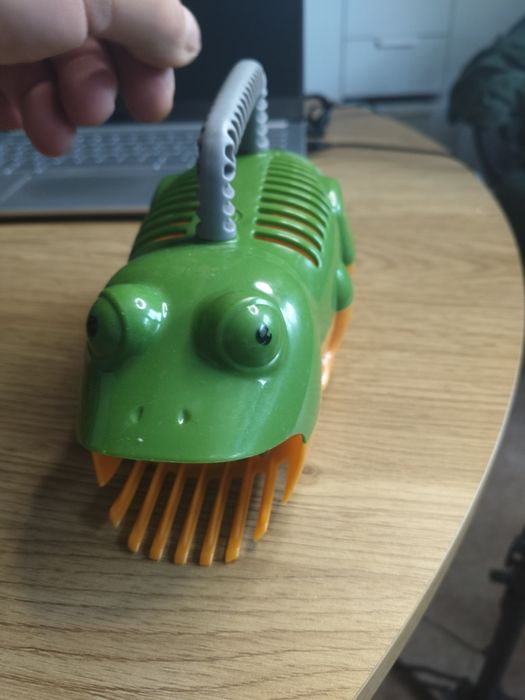 Zbieraczka do jagód plastikowa dla dzieci żabka