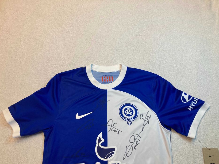 Koszulka Atletico Madrid z autografami Morata, Griezmann, de Paul, ...