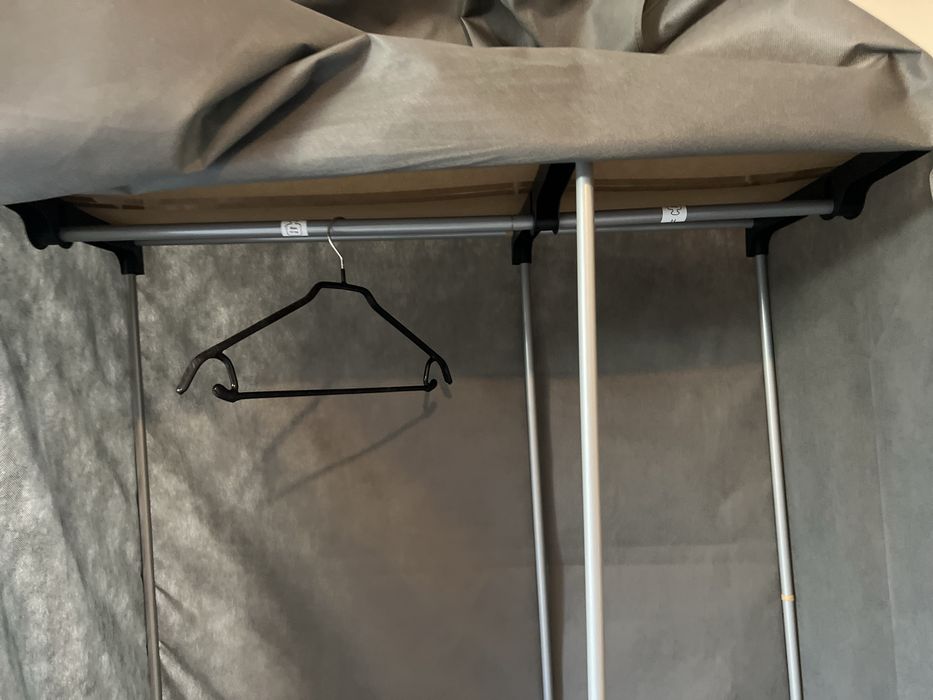 Vende-se roupeiro em tecido