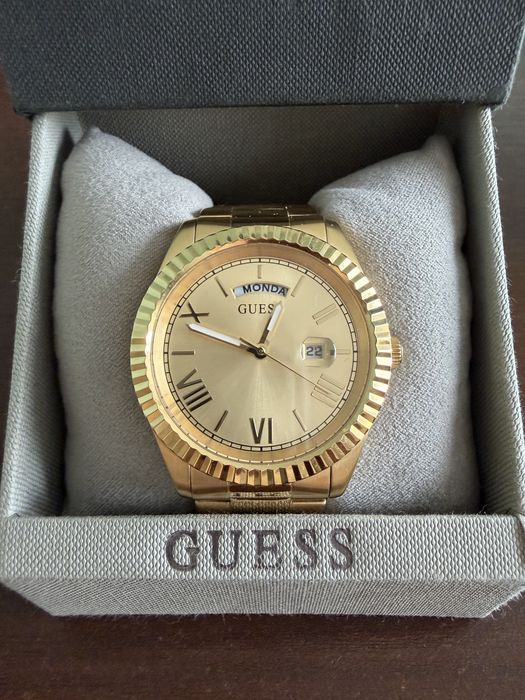 Zegarek GUESS Connoisseur Day-Date