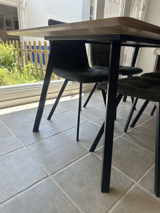 Mesa de jantar (6pax) + 6 Cadeiras