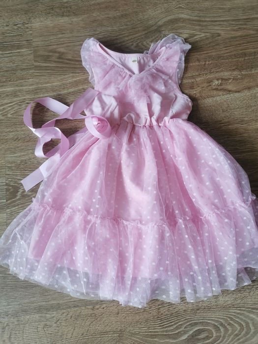 Nowa sukienka 116/122