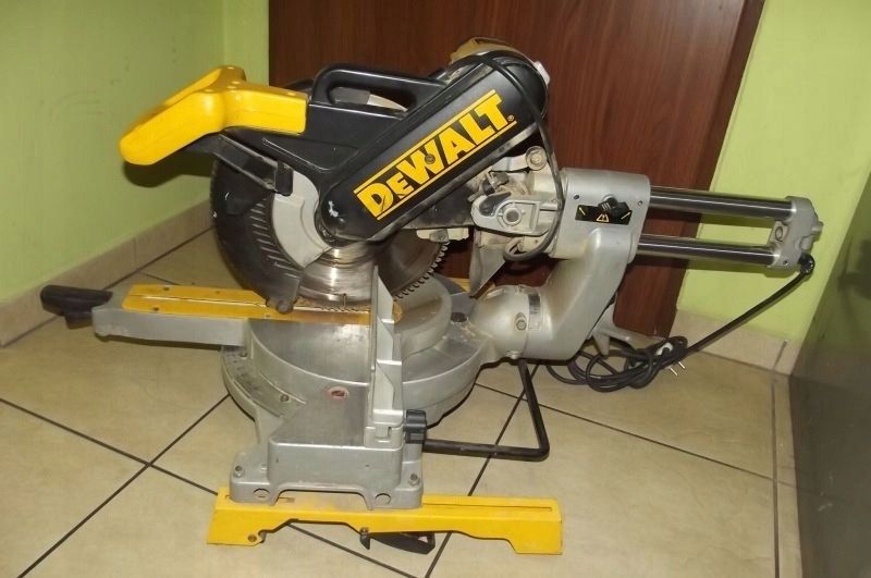 Торцювальна пила