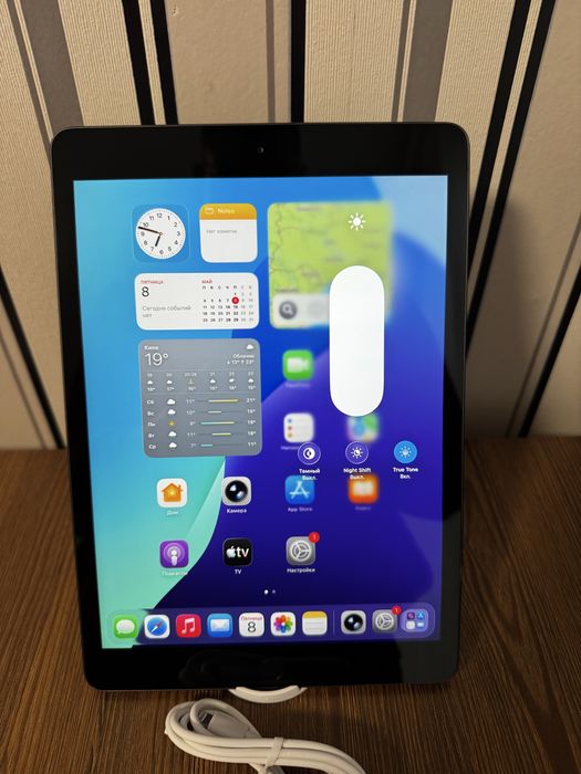 Apple Ipad 8 Gen. 32 Gb. WiFi.  IOS 26.