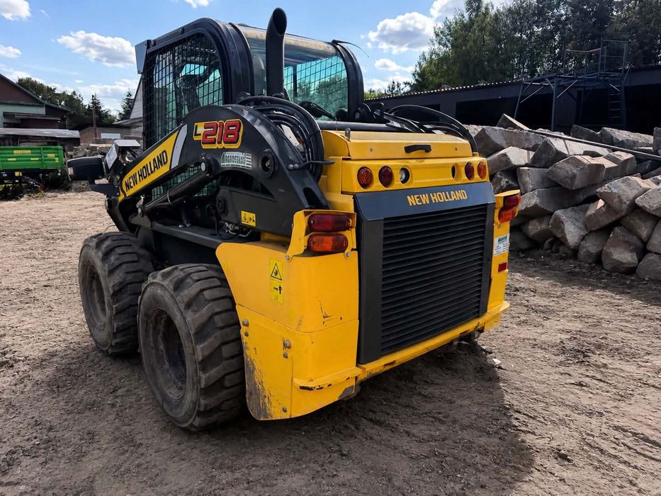 Sprzedam Ladowarke burtowa New Holland  L218