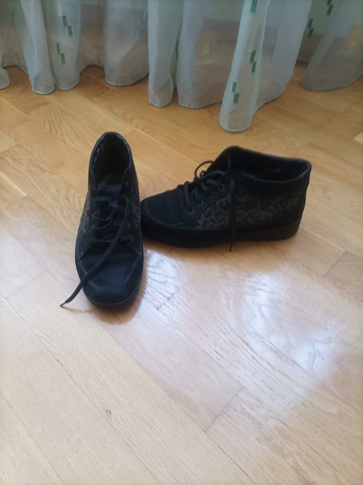 Черевики осінні в доброму стані