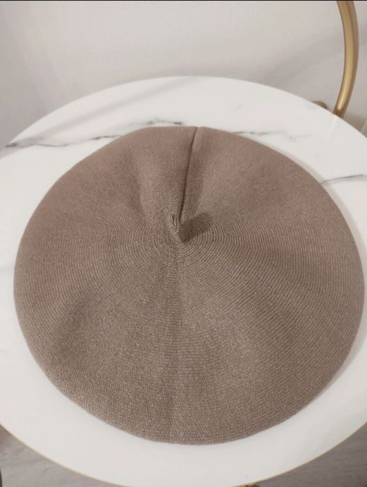 Czapka Beret damski nowy z wełny i  akrylu roz. M