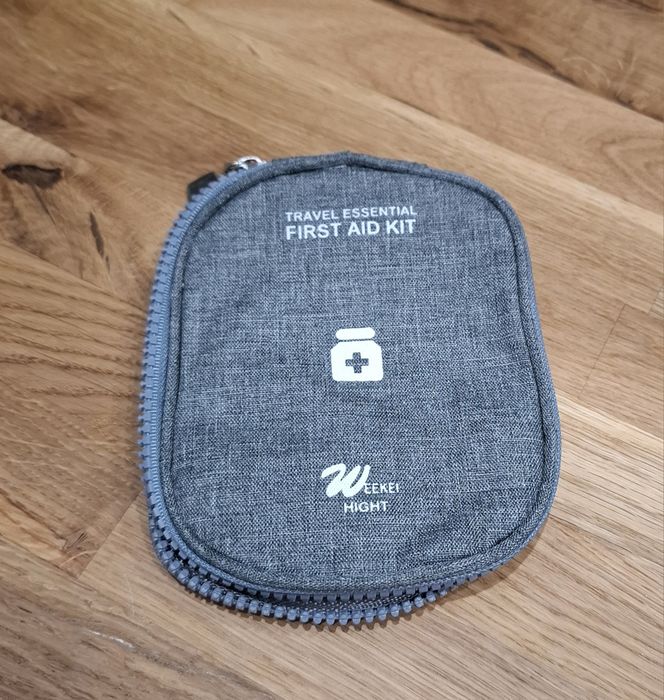 Podróżna apteczka, etui na leki, opatrunki