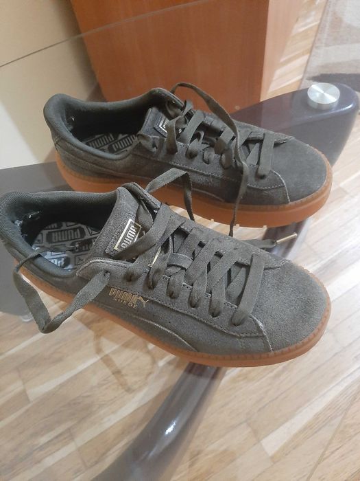 кросівки puma  жіночі 40,5 оригінал замша