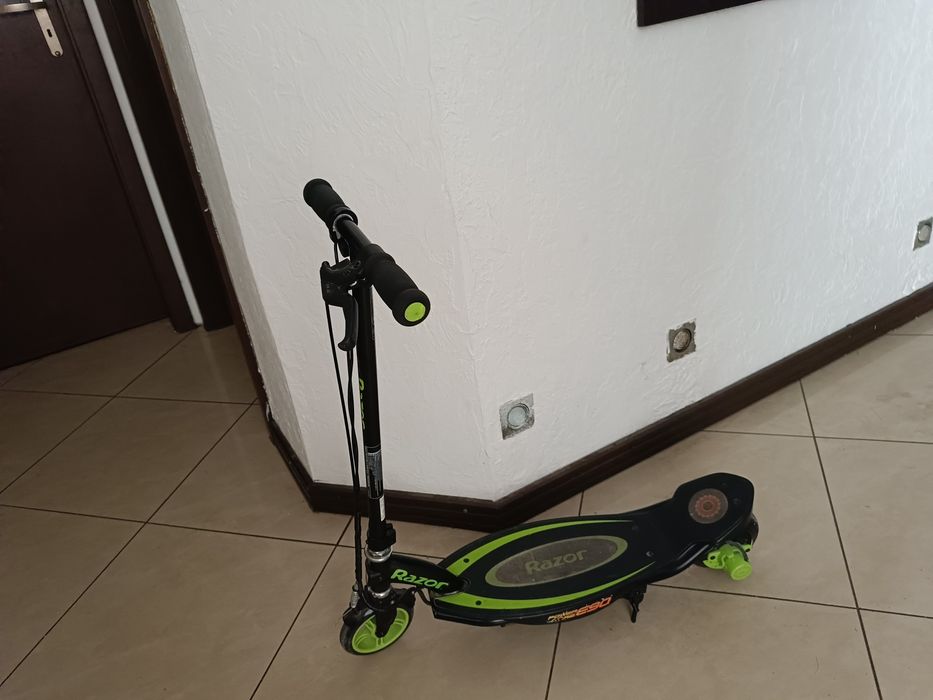 Hulajnoga elektryczna dla dzieci