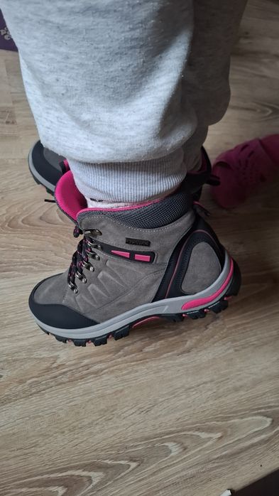 Продам демісезонні ботинки