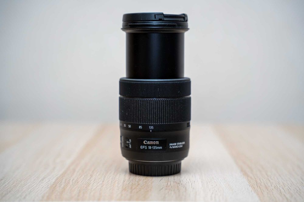 Canon 18-135 mm IS USM EF-S  F/3.5-5.6 zestaw obiektyw