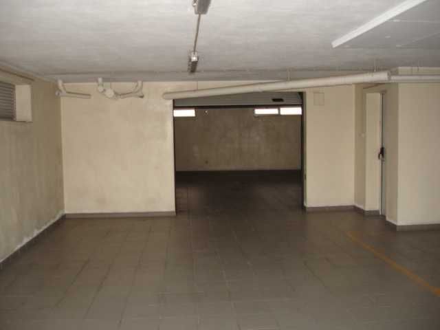 Garagem e Arrumos com WC - 60 m2 - S. Mamede de Infesta (centro)