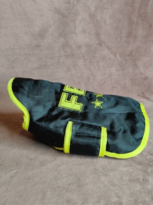 Zabawne ubranko płaszczyk na małego psa FBI 64