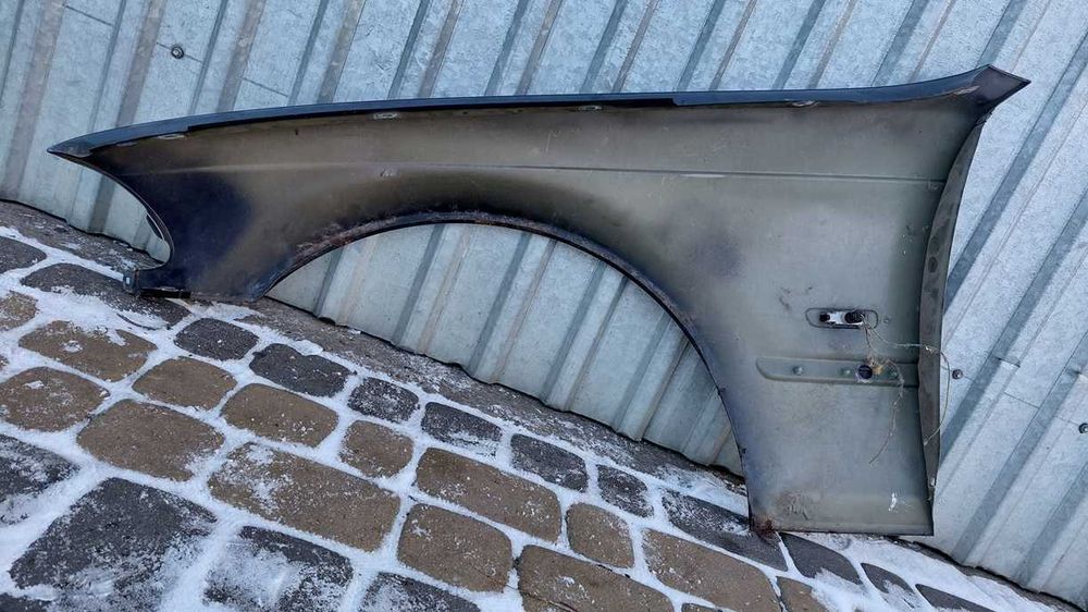 Błotnik Prawy Bmw E46 sedan kombi Przedlift stahlgrau metallic 400/7