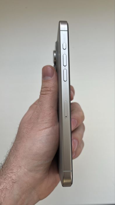 Продам iPhone 15 Pro Max 256GB Natural Titanium.