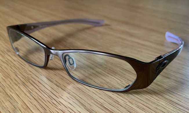 oprawki OAKLEY z etui