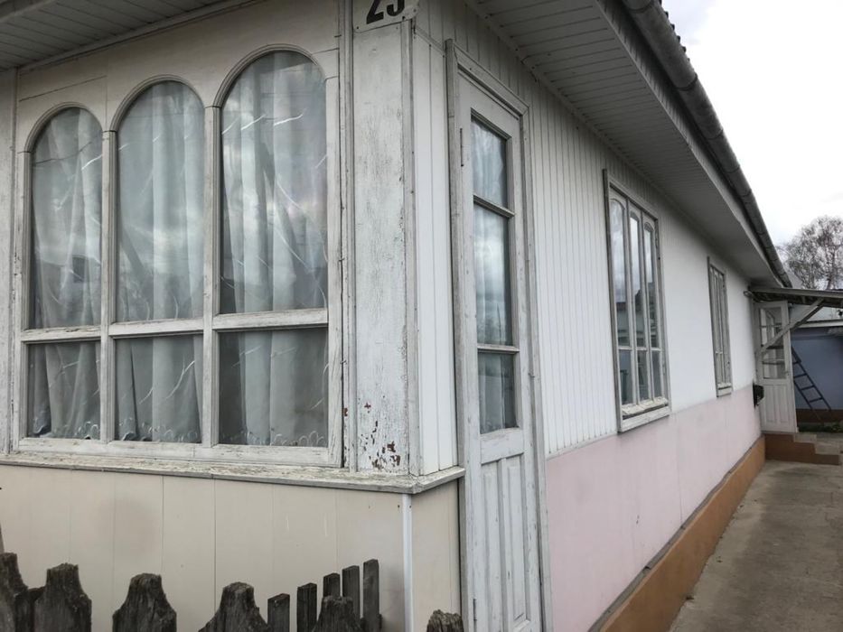 Продаю  будинок м.Сокиряни центр