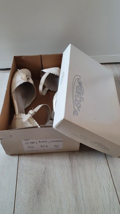Półbuty retro ecrú rozm. 36 skórzane